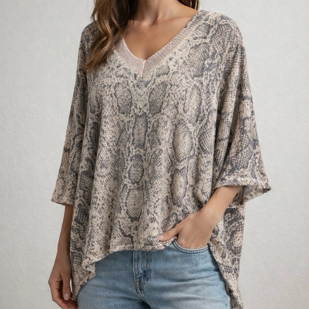 POL Neutral Snake-Print V-Neck Tunic Top